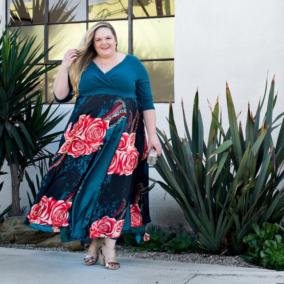 Igigi Dresses & Skirts - Floral Print Maxi